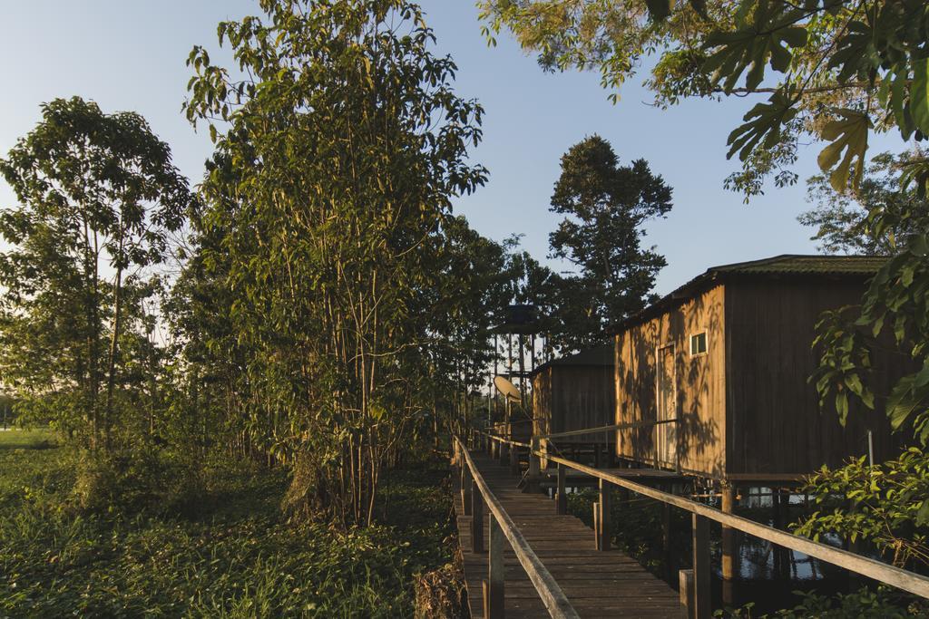 Amazon Arowana Lodge Careiro Exterior photo