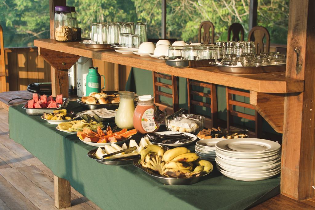 Amazon Arowana Lodge Careiro Exterior photo